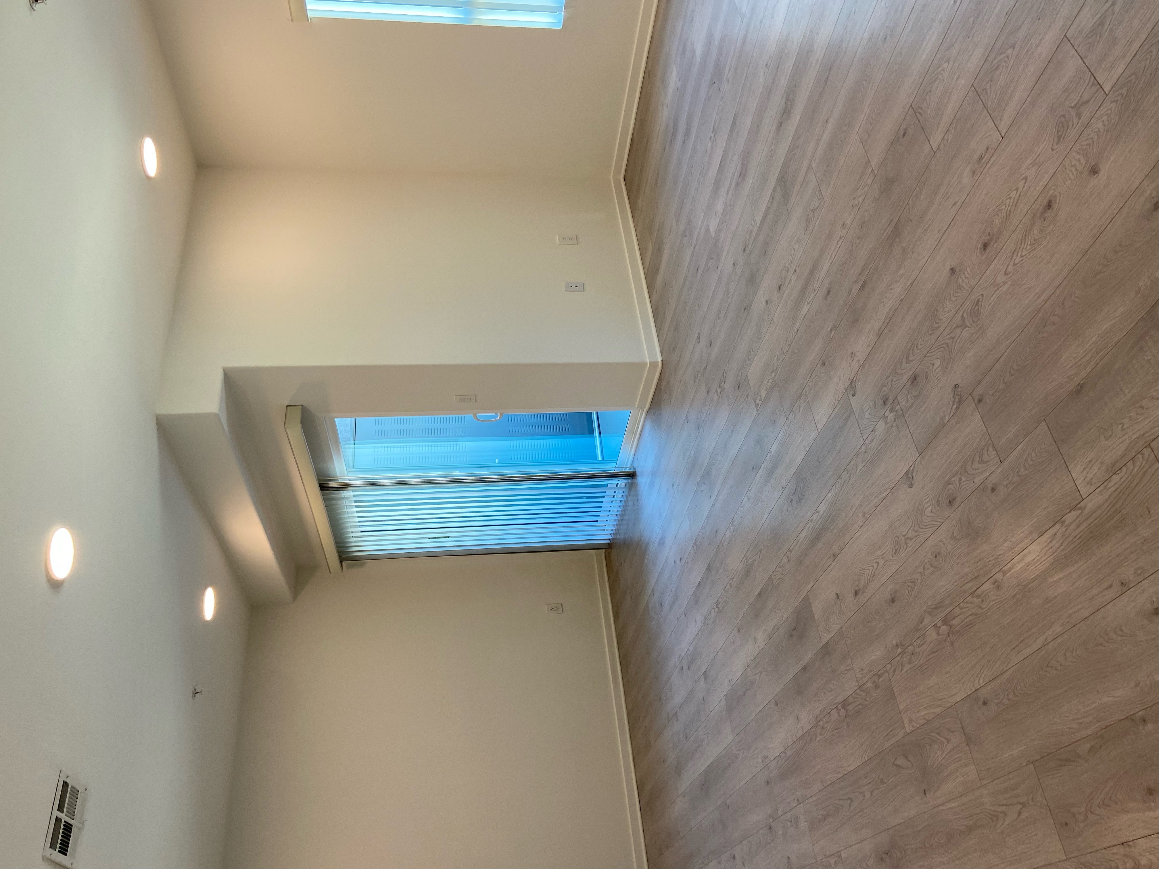 Floor plan for 2 beds, 2 baths, 1050 sqft